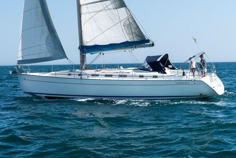 https://vacanzeisoleeolie.com/wp-content/uploads/2025/11/Beneteau-Cyclades-50.4-3-1.jpg