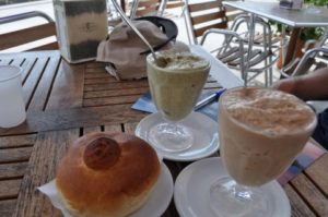 Cucina Eoliana Pane “Cunzato” e granite da Alfredo