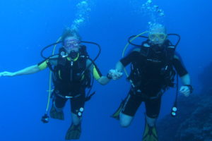 Alicudi…forse il periplo di un’isola, possibile a nuoto…